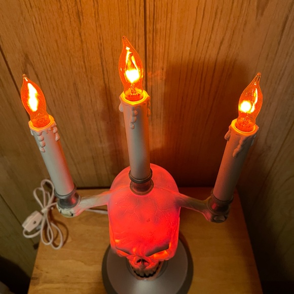 Trendmasters 1994 flickering light up scull candelabra Halloween decor - Picture 6 of 10